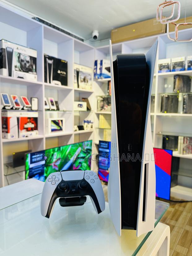 Standard Ps5 With 5 Lates Games ( Fc25 ) · Photo 4