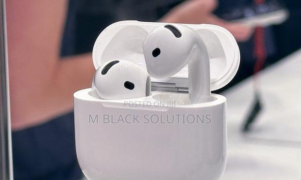 Apple Airpods 4 Earbubs · Photo 2