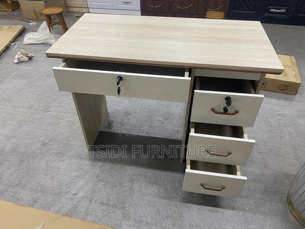 Quality Office Table · Photo 2