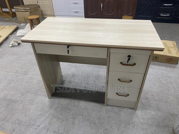 Quality Office Table · Photo 1