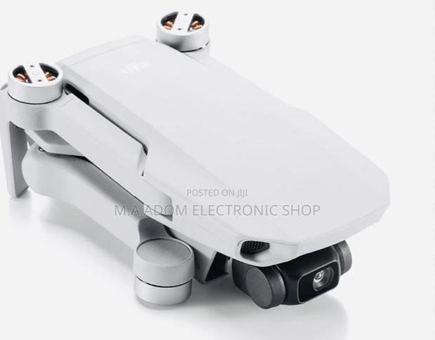 DJI Mini 2 SE Fly More Combo · Photo 2