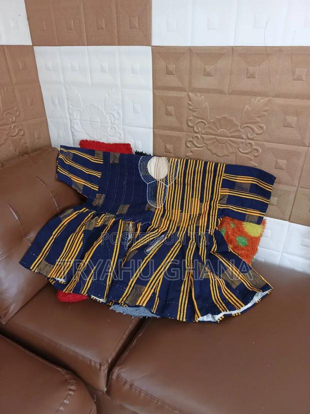 Experience the Richness of Ghanaian Heritage Hand-Made Smock · Photo 3