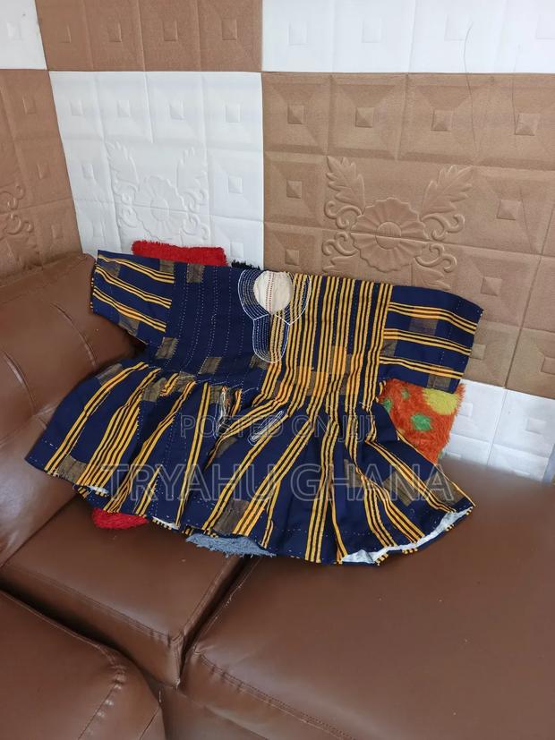 Experience the Richness of Ghanaian Heritage Hand-Made Smock · Photo 4