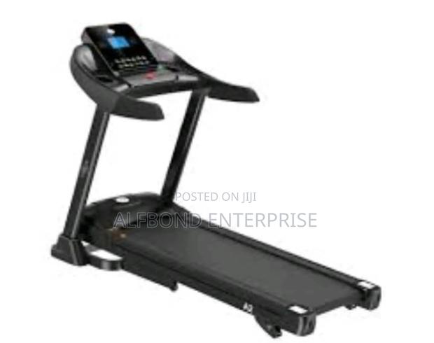 Lifecare Treadmill · Photo 2