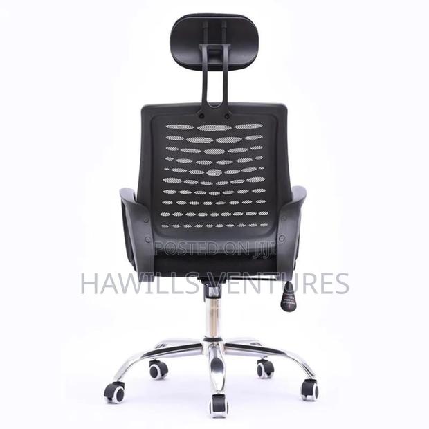 Adjustable Swivel Chair · Photo 2