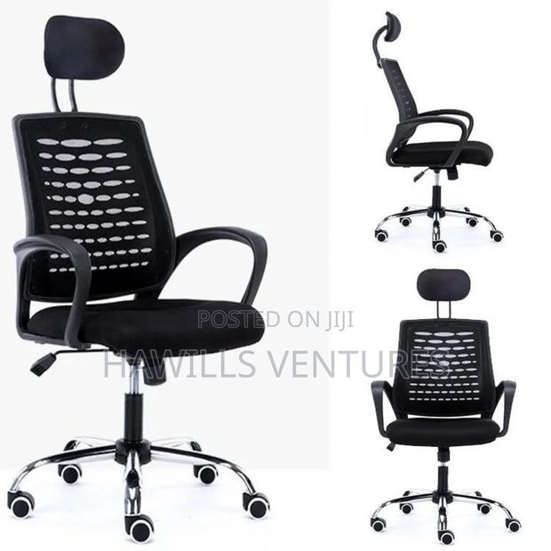 Adjustable Swivel Chair · Photo 1