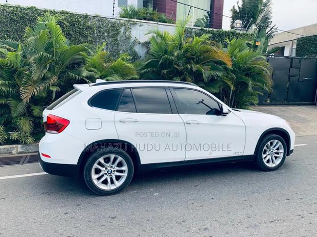 BMW X1 xDrive28i 4dr SUV AWD (2.0L 4cyl Turbo 8A) 2015 White