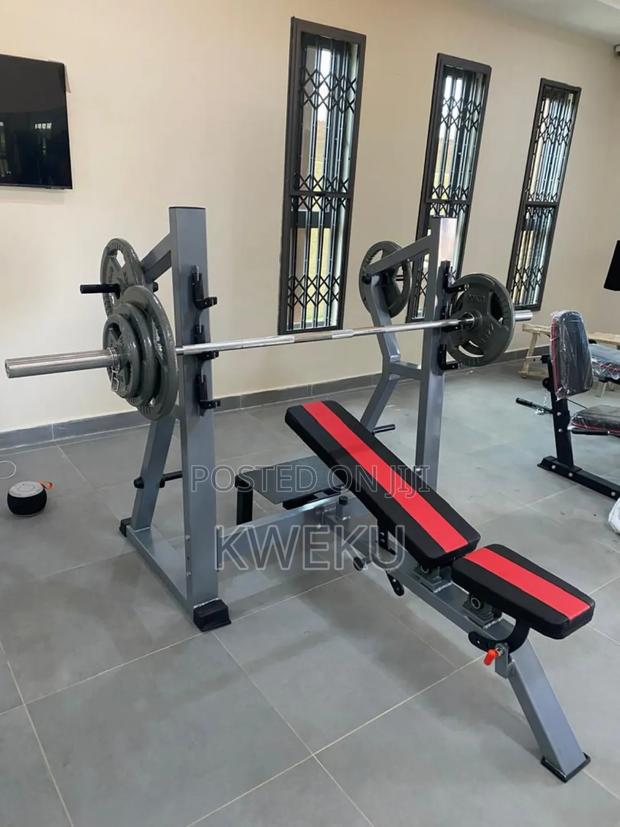Commercial Weight Bench · Photo 3