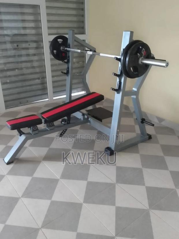 Commercial Weight Bench · Photo 4