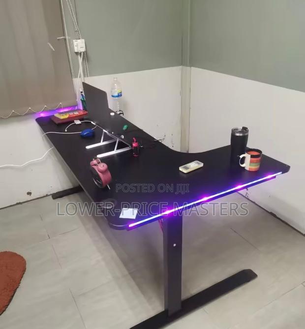 Gaming Table With RGB Light and Headset Holder · Photo 2