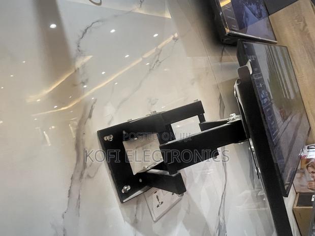 Installation Friendly Swivel TV Mount for 40''- 80” · Photo 4