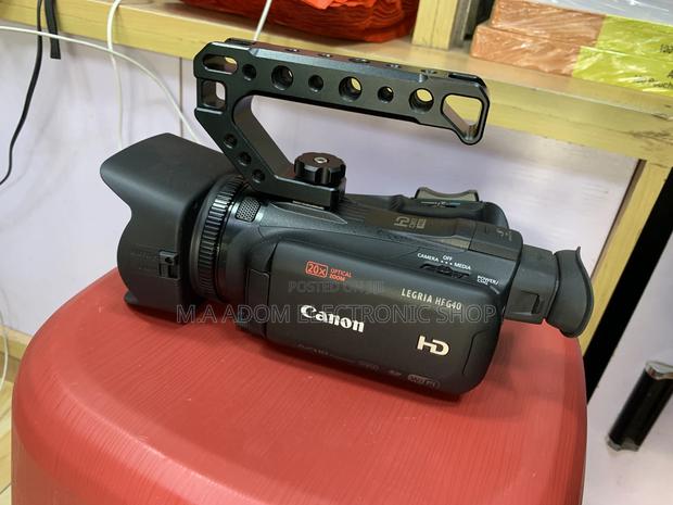Canon G40 Camera With Handle · Photo 3