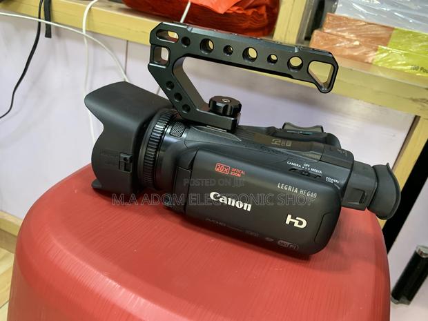 Canon G40 Camera With Handle · Photo 4