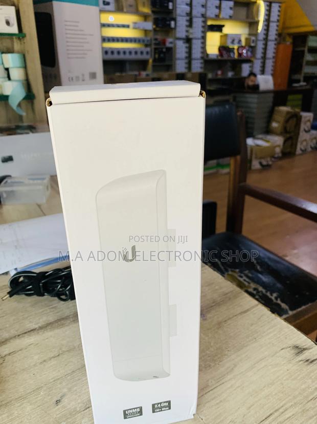 M2 Nano Station Access Point · Photo 4