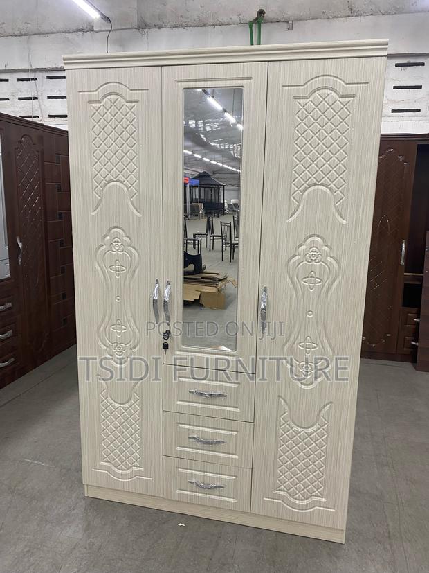 Quality Double Wardrobe · Photo 1