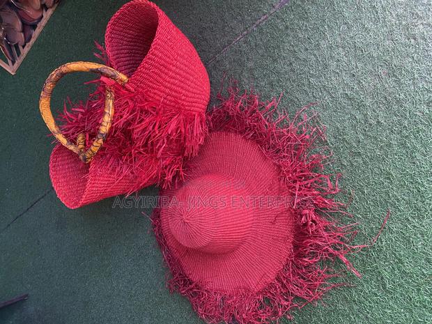 Raffia Bag and Hat · Photo 3