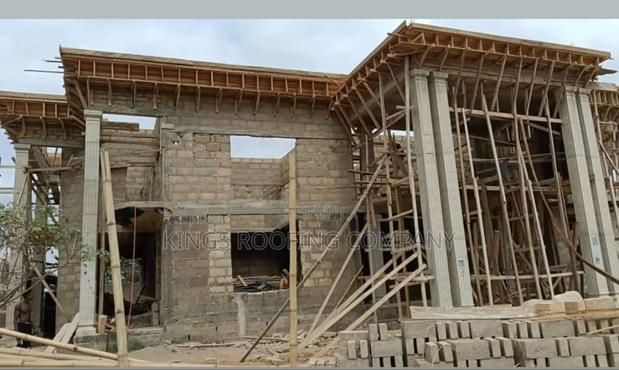 Construction of Concrete Parapet · Photo 3