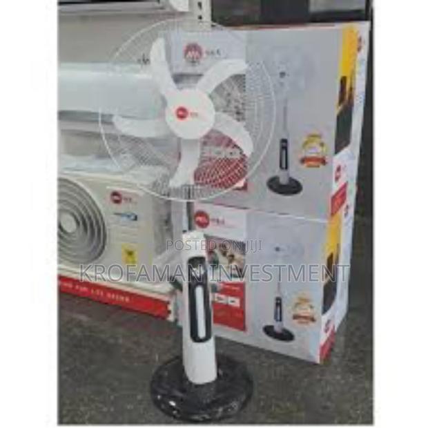H a 300a-18 Rechargeable Standing Fan - 18" · Photo 2