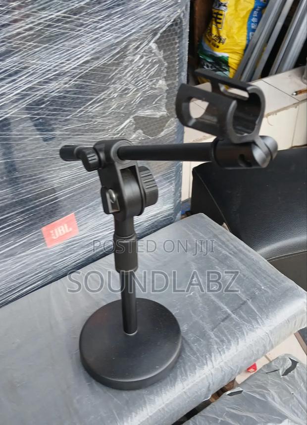 Roundbase Desktop Microphone Stand · Photo 4