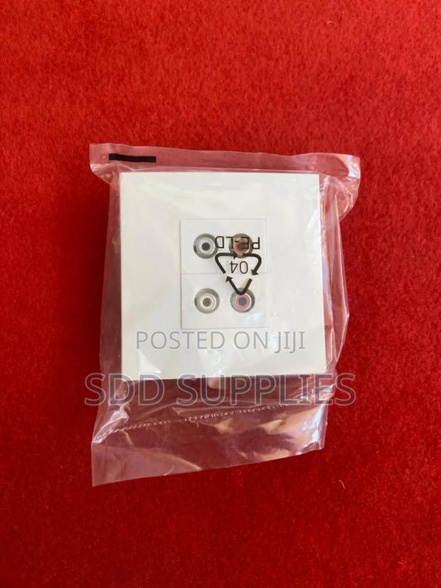 RCA Dual Audio Panel Socket Wall Face Plate · Photo 2