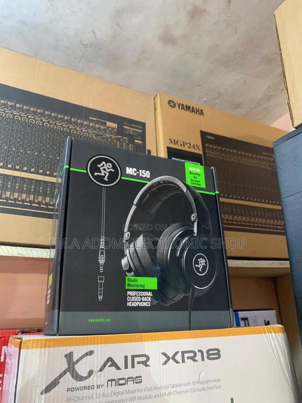 Mackie MC-150 Closed-Back Over-Ear Studio Headphones · Photo 2