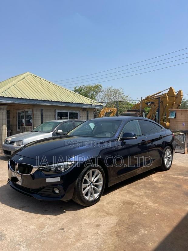 BMW 530i 2019 Blue photo 8