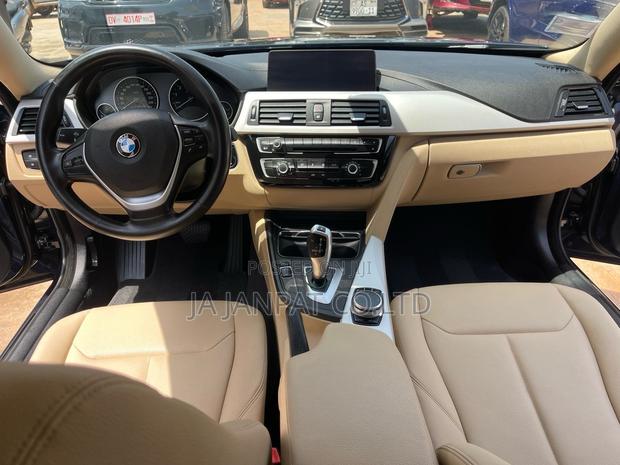 BMW 530i 2019 Blue photo 10