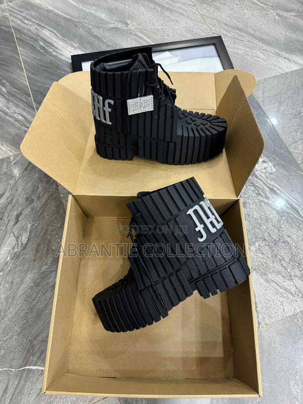 MSCHF 2x4 Brutal Boot · Photo 4