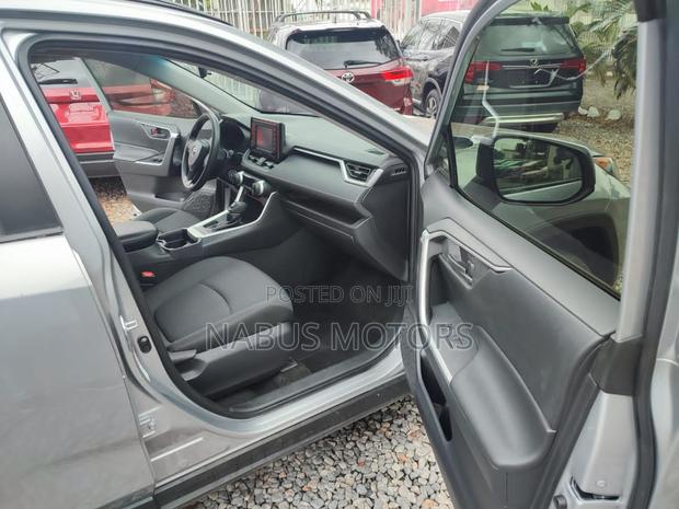 Toyota RAV4 LE AWD 2020 Red