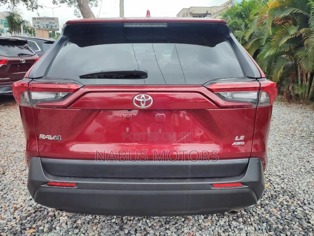 Toyota RAV4 LE AWD 2020 Red