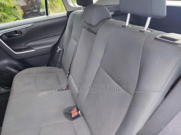 Toyota RAV4 LE AWD 2020 Red