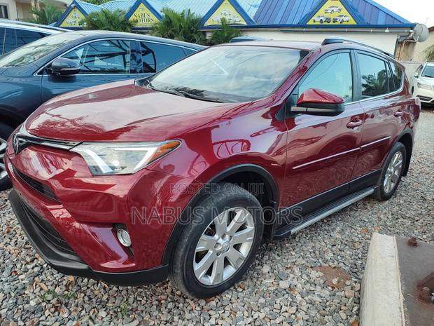 Toyota RAV4 LE 4dr SUV AWD (2.5L 4cyl 6A) 2018 Red