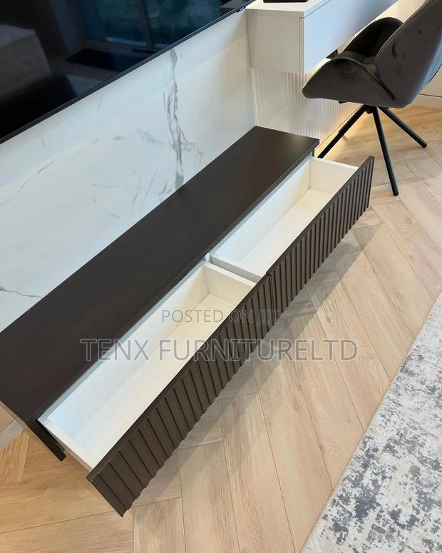 Bedroom Tv Unit With Mirror · Photo 2