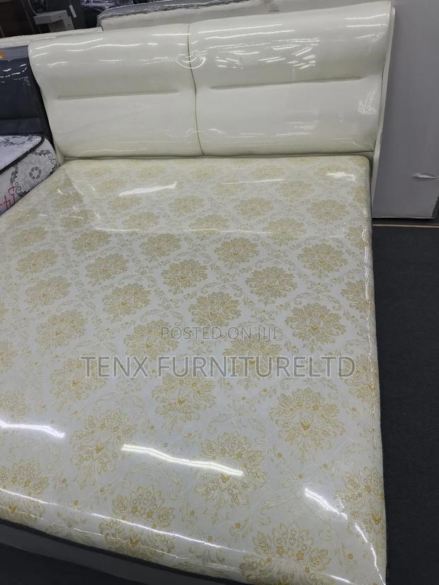 Queen Size Bed With Mattress · Photo 1