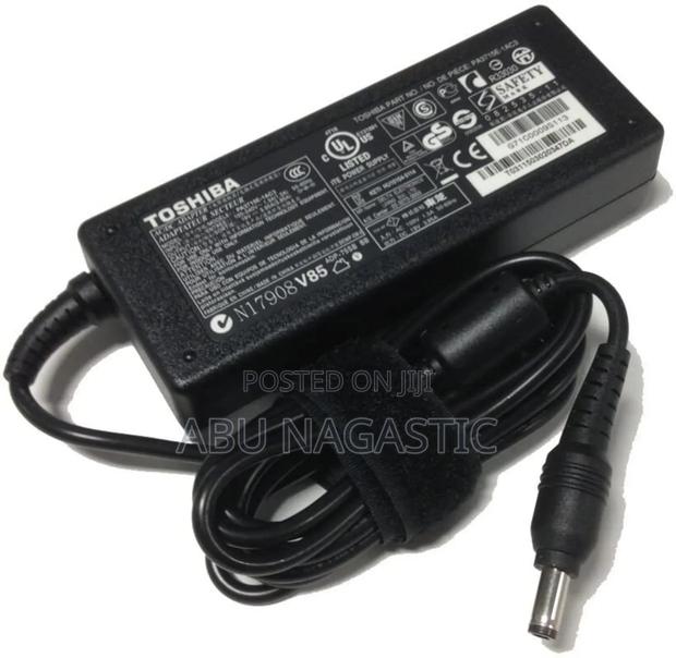 Toshiba Charger/Adapter photo 3