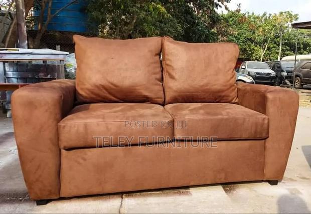 Brand New 2 Seater · Photo 2
