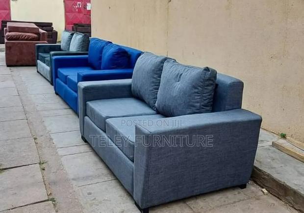Brand New 2 Seater · Photo 3