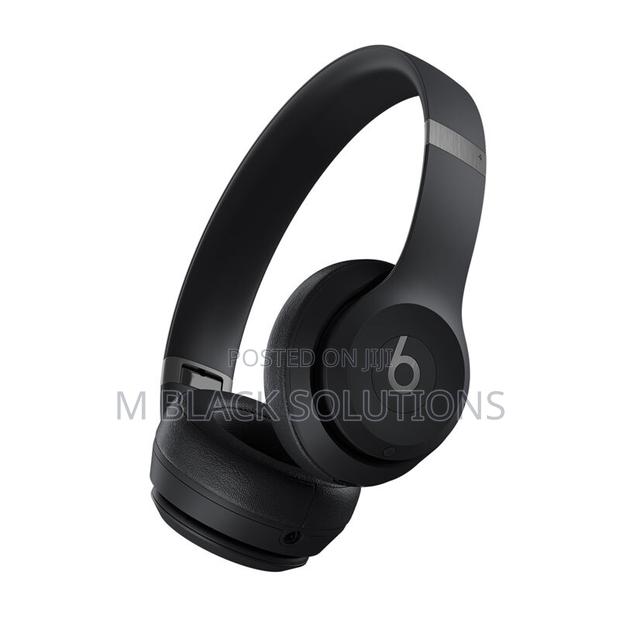 Beats Solo 4 Headphones · Photo 4