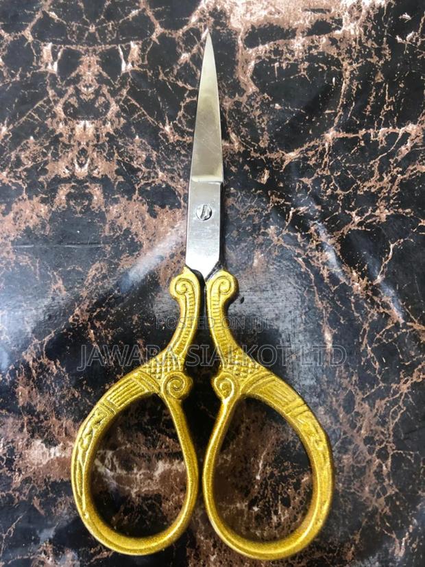 Beard Nose Hair (L3.5 X W1.2)Inch - Golden · Photo 2