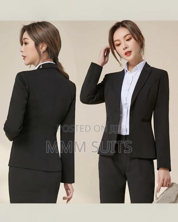 Quality 2-Piece Ladies Trousers Suit · Photo 3