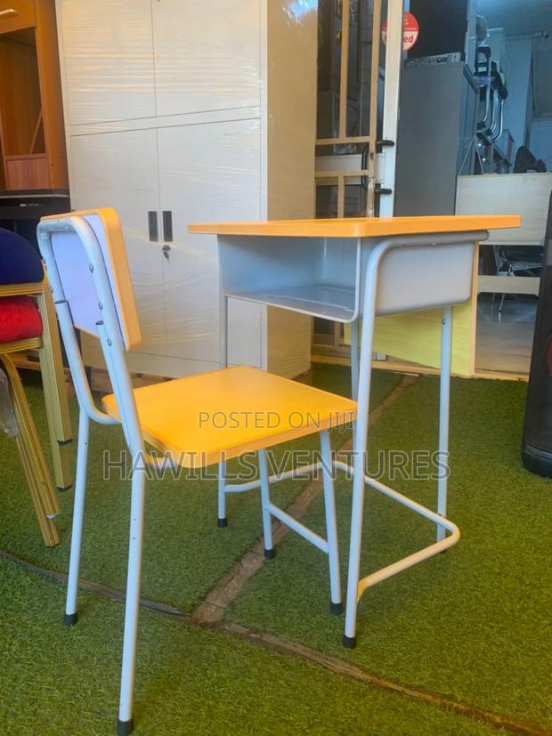 Learning Table and Chair · Photo 1