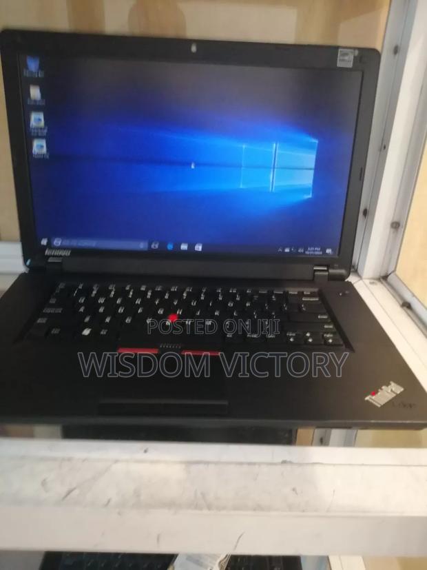 New Laptop Lenovo 300e 4GB Intel Core I3 HDD 320GB · Photo 4