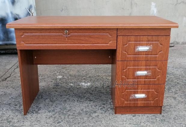 Brown Executive Office Table · Photo 1