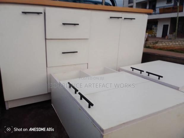 Ultra Modern Kitchen Cabinets photo 3