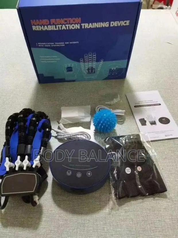 Rechargeable Stroke Rehabilitation Hand Grove · Photo 2