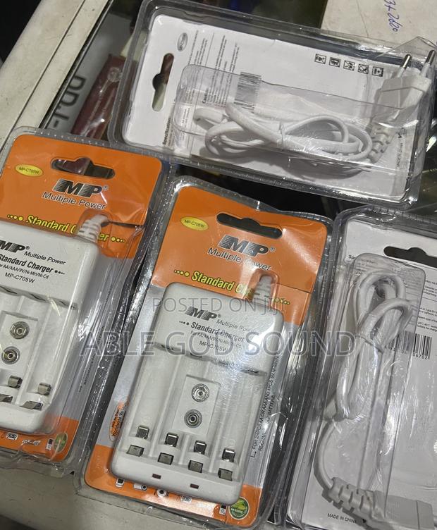 MP Microphone Battery Charger · Photo 2