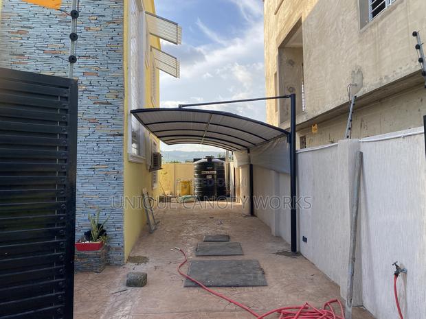 Side Parking Carport · Photo 2