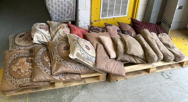 21 Comfortable Pillows · Photo 1