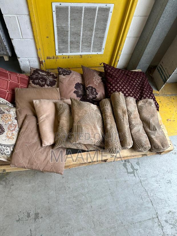 21 Comfortable Pillows · Photo 3