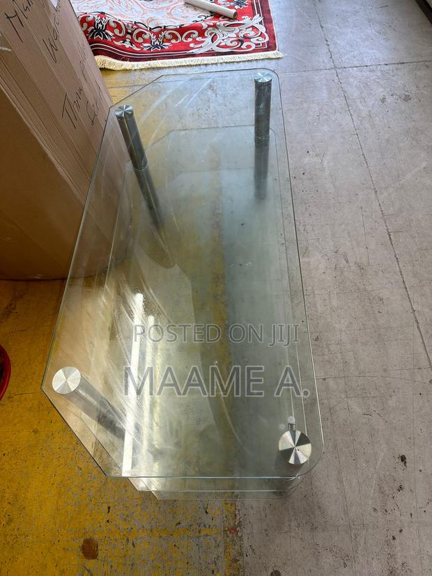 Clear Glass Center Table · Photo 3